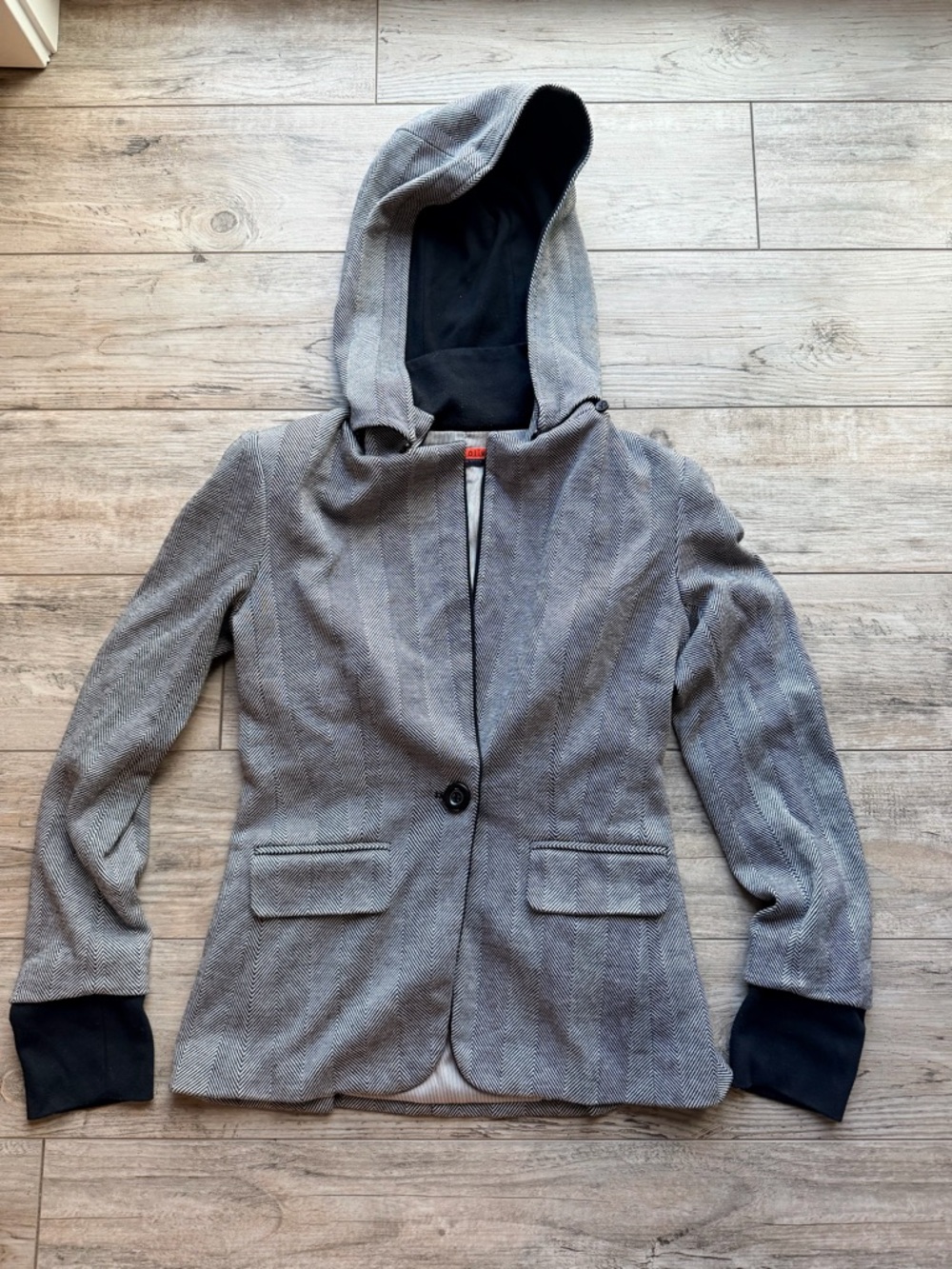 ALICE + OLIVIA CHEVRON BLAZER REMOVABLE HOOD Small